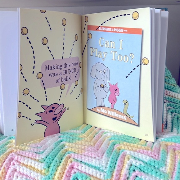 Elephant & Piggie The Biggie Book by Mo Willems- 5 in 1 Book - Picture 3 of 3